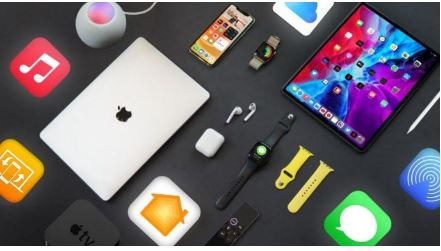 애플의 다양한 디바이스들과 이를 하나로 묶는 거대한 ios 생태계.